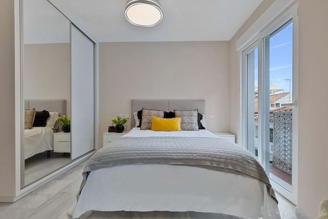 3 bedroom Apartment for sale in Fuengirola - € 445,000 (Ref: 9198342)