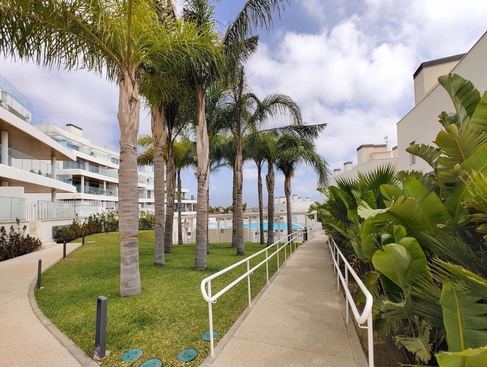 2 bedroom Apartment for sale in Mijas with pool garage - € 690,000 (Ref: 9200226)