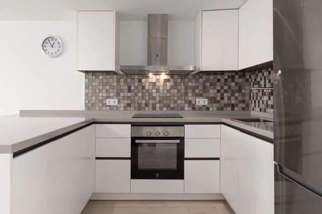 4 makuuhuone Omakotitalo myytävänä paikassa Marbella mukana uima-altaan 
autotalli - 690 000 € (Ref: 9200227)