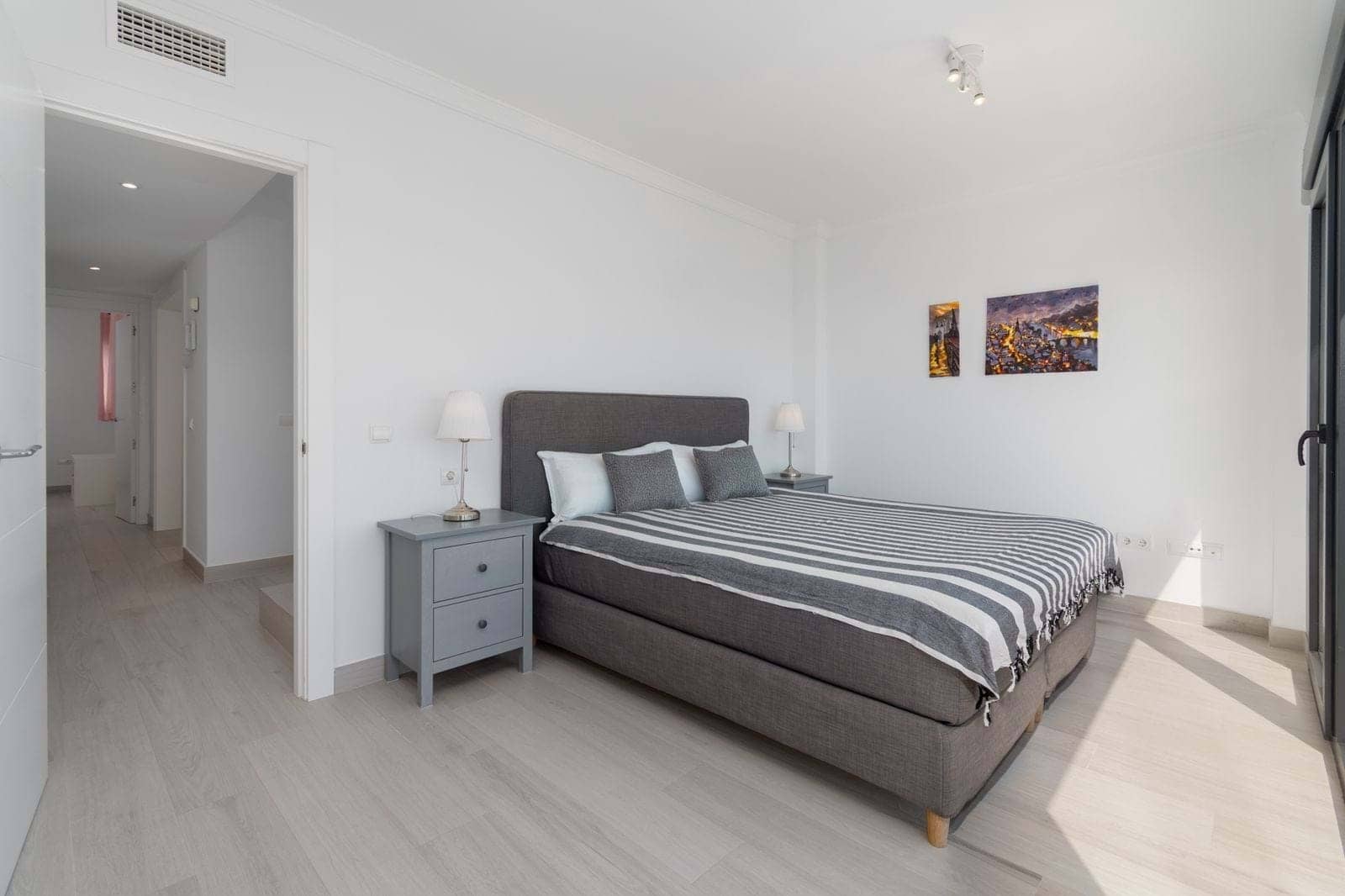 4 makuuhuone Omakotitalo myytävänä paikassa Marbella mukana uima-altaan 
autotalli - 690 000 € (Ref: 9200227)