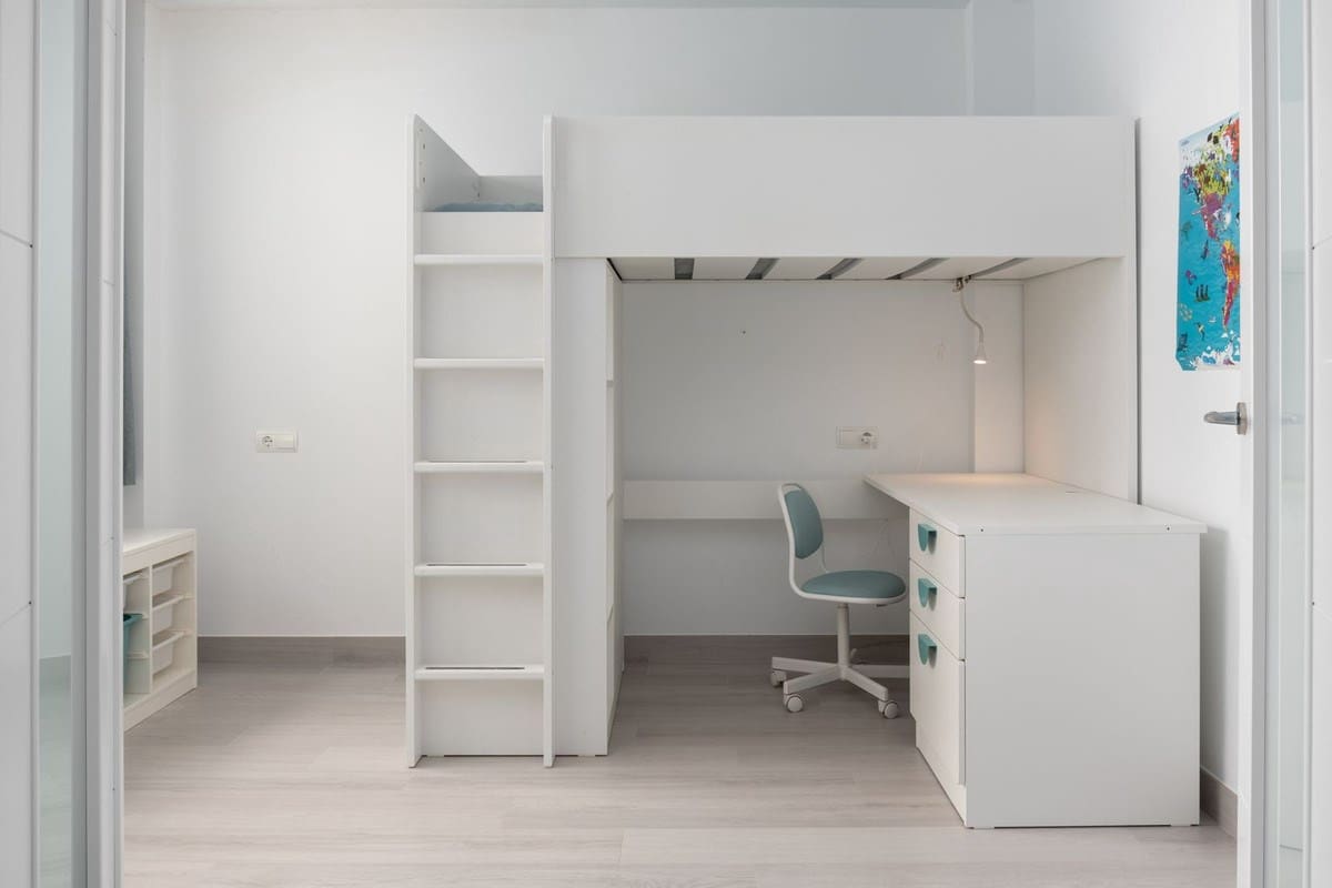 4 makuuhuone Omakotitalo myytävänä paikassa Marbella mukana uima-altaan 
autotalli - 690 000 € (Ref: 9200227)