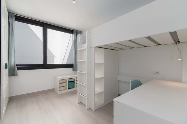 4 makuuhuone Omakotitalo myytävänä paikassa Marbella mukana uima-altaan 
autotalli - 690 000 € (Ref: 9200227)