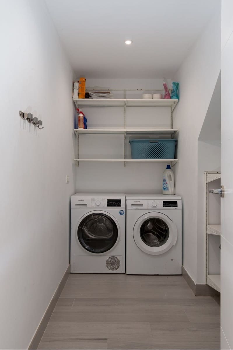 4 makuuhuone Omakotitalo myytävänä paikassa Marbella mukana uima-altaan 
autotalli - 690 000 € (Ref: 9200227)