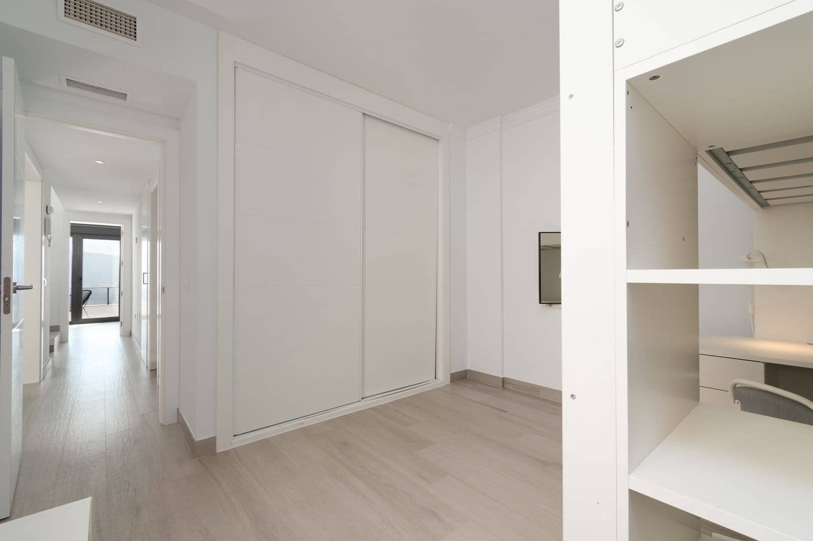 4 makuuhuone Omakotitalo myytävänä paikassa Marbella mukana uima-altaan 
autotalli - 690 000 € (Ref: 9200227)