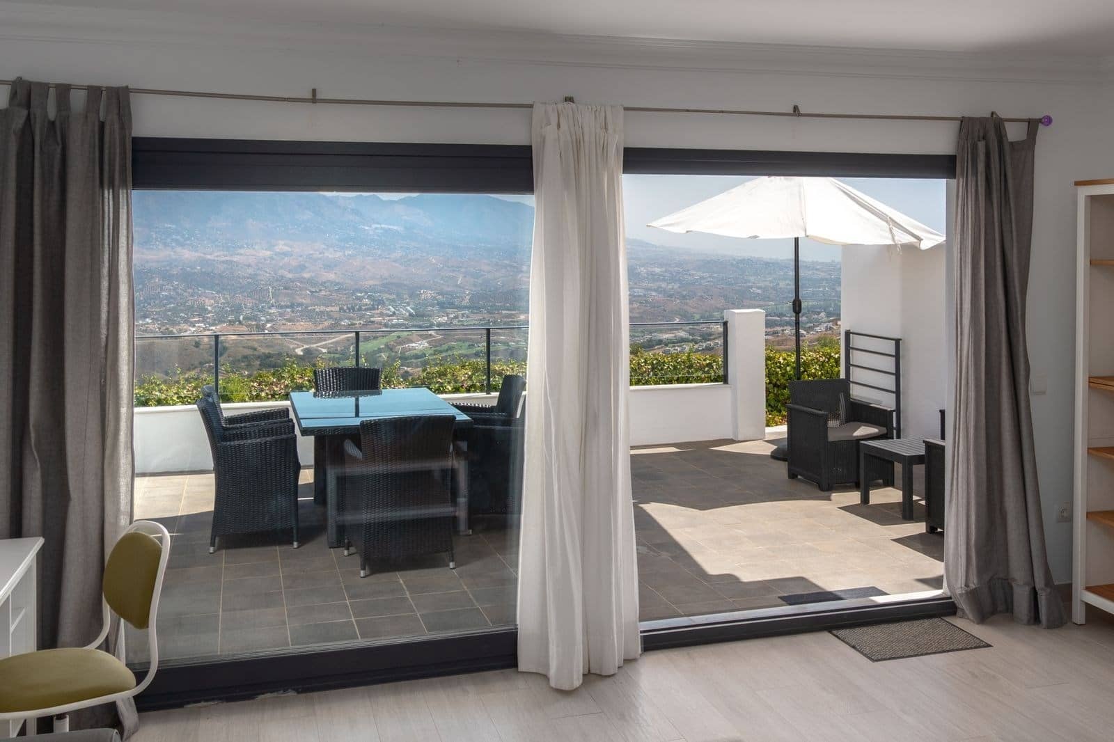 4 makuuhuone Omakotitalo myytävänä paikassa Marbella mukana uima-altaan 
autotalli - 690 000 € (Ref: 9200227)