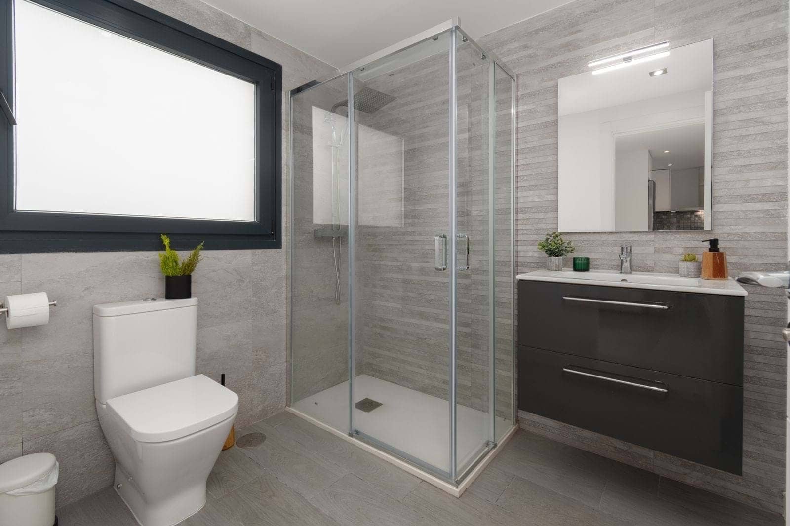 4 makuuhuone Omakotitalo myytävänä paikassa Marbella mukana uima-altaan 
autotalli - 690 000 € (Ref: 9200227)