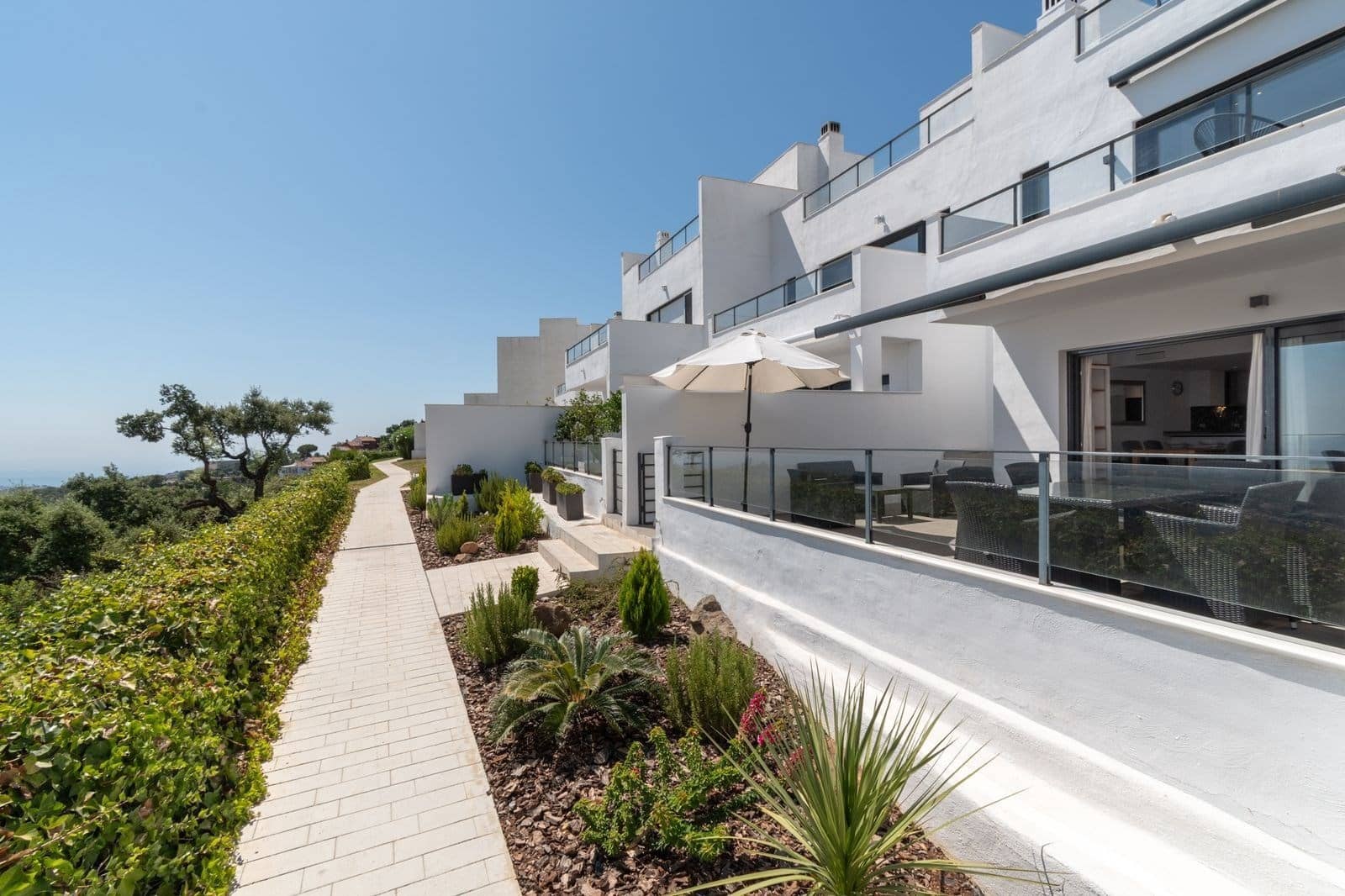 4 makuuhuone Omakotitalo myytävänä paikassa Marbella mukana uima-altaan 
autotalli - 690 000 € (Ref: 9200227)