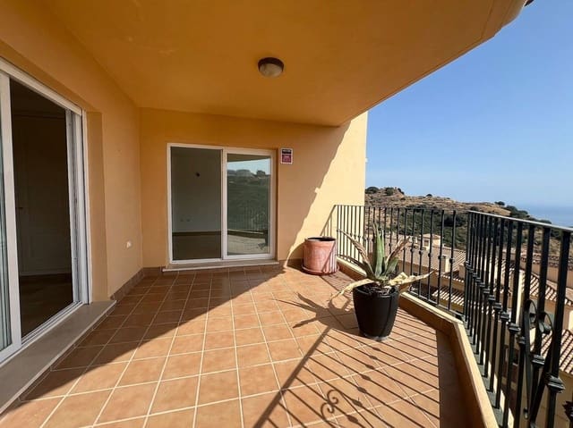 2 bedroom Apartment for sale in Mijas with pool garage - € 349,000 (Ref: 9200228)