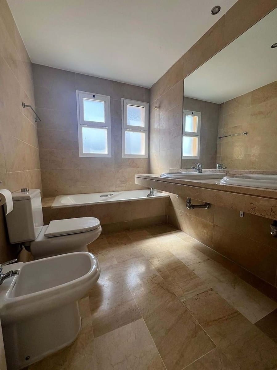 2 bedroom Apartment for sale in Mijas with pool garage - € 349,000 (Ref: 9200228)