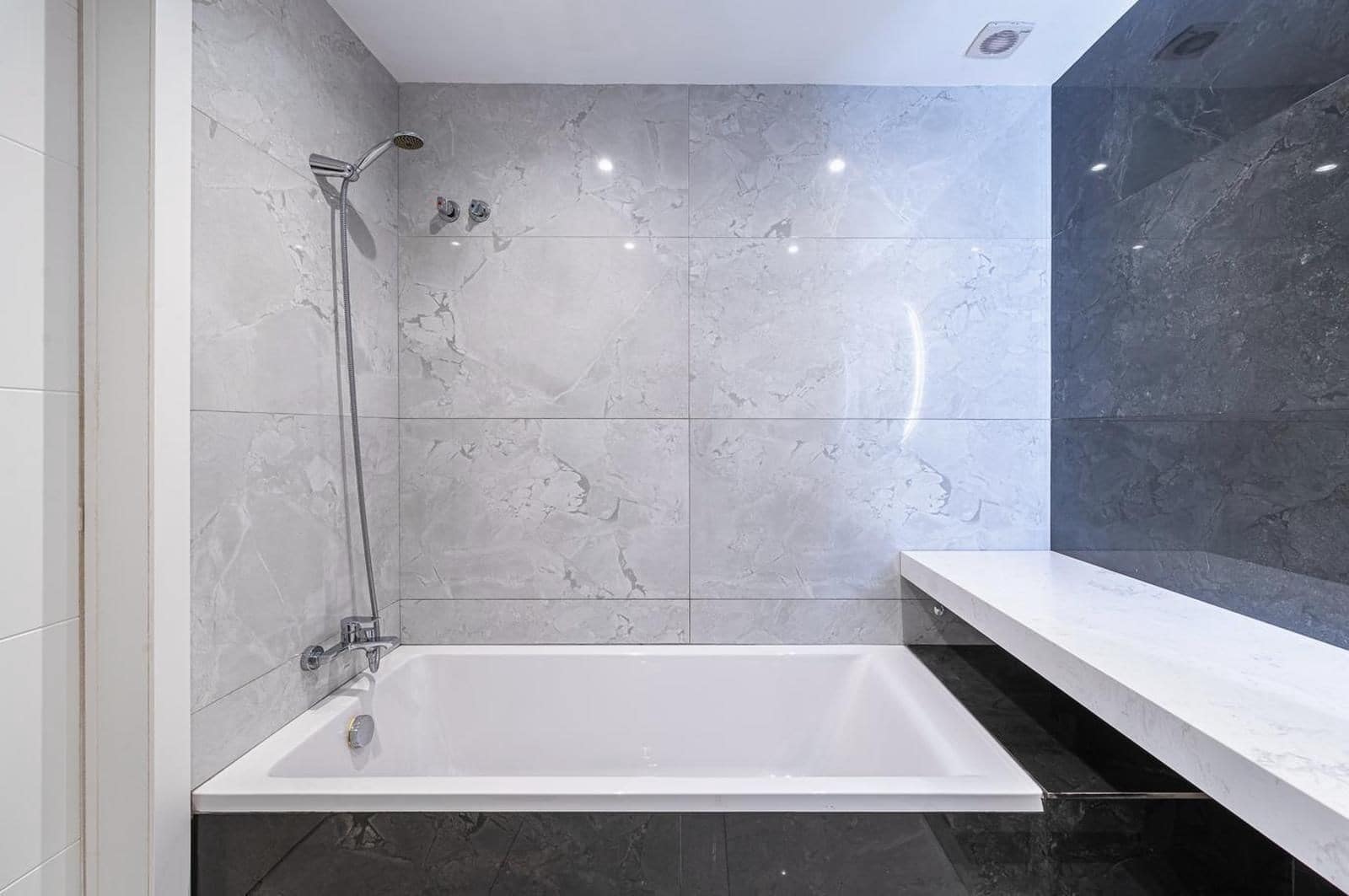 3 bedroom Apartment for sale in Marbella with pool garage - € 735,000 (Ref: 9200231)