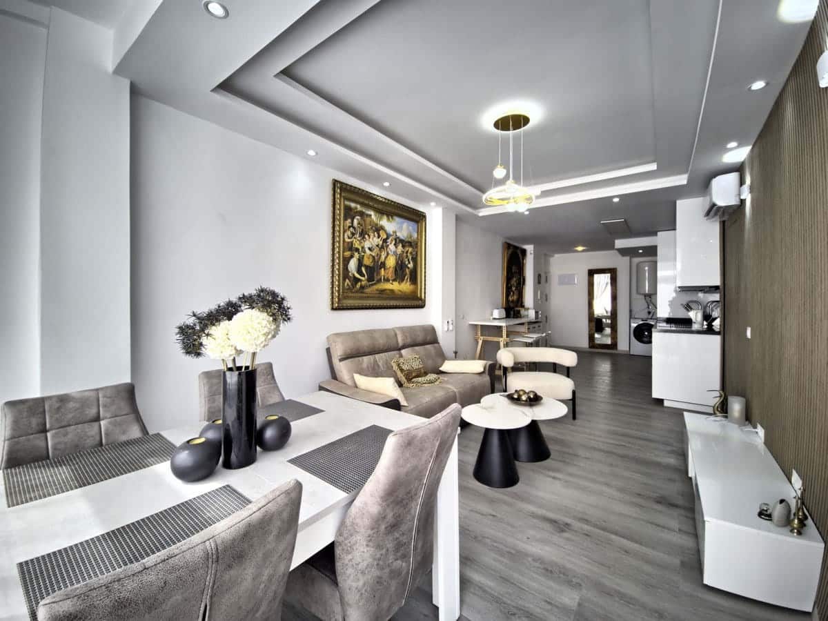 Apartamento de 2 habitaciones en Marbella en venta con piscina - 575.000 € (Ref: 9200233)