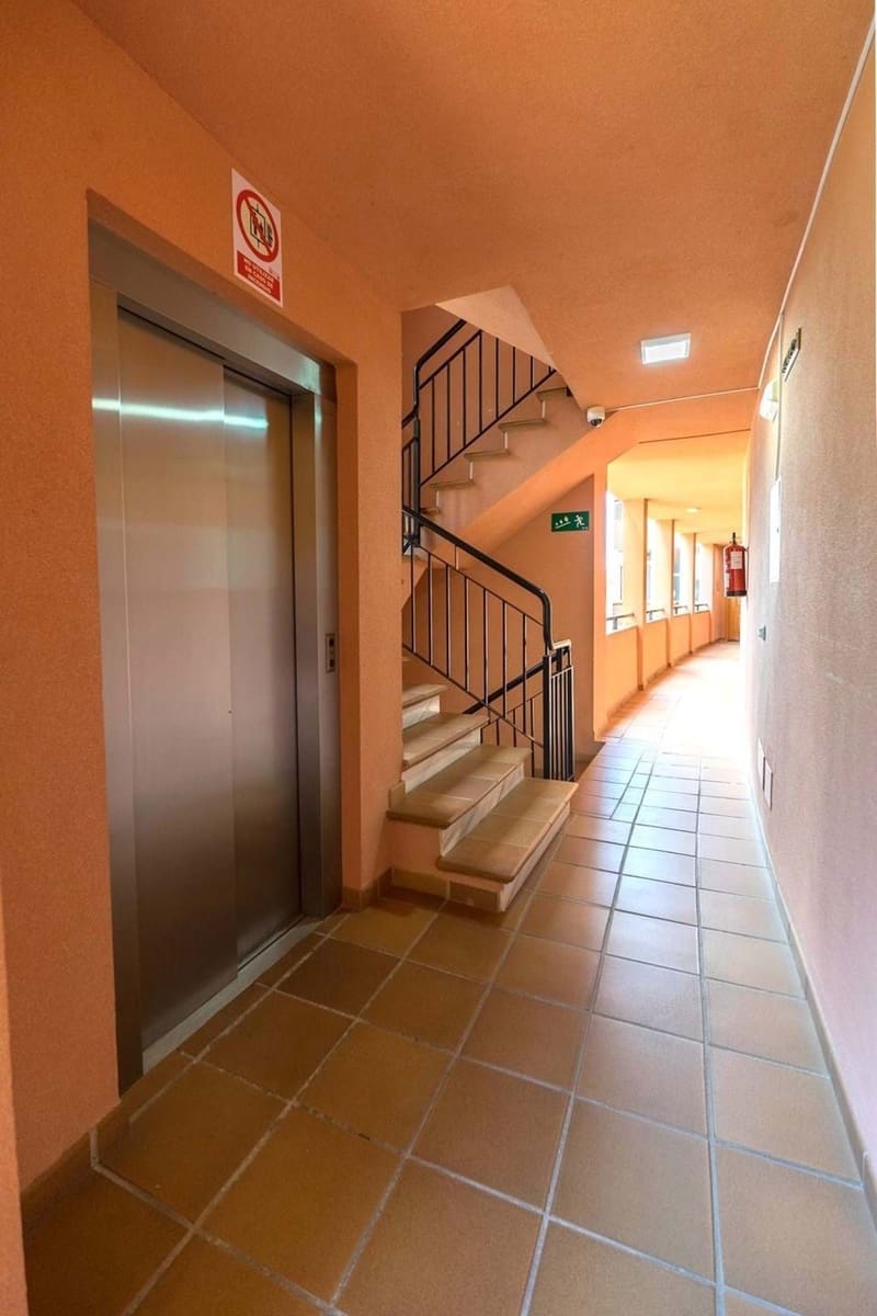 2 bedroom Apartment for sale in Benalmadena with pool garage - € 298,000 (Ref: 9206231)