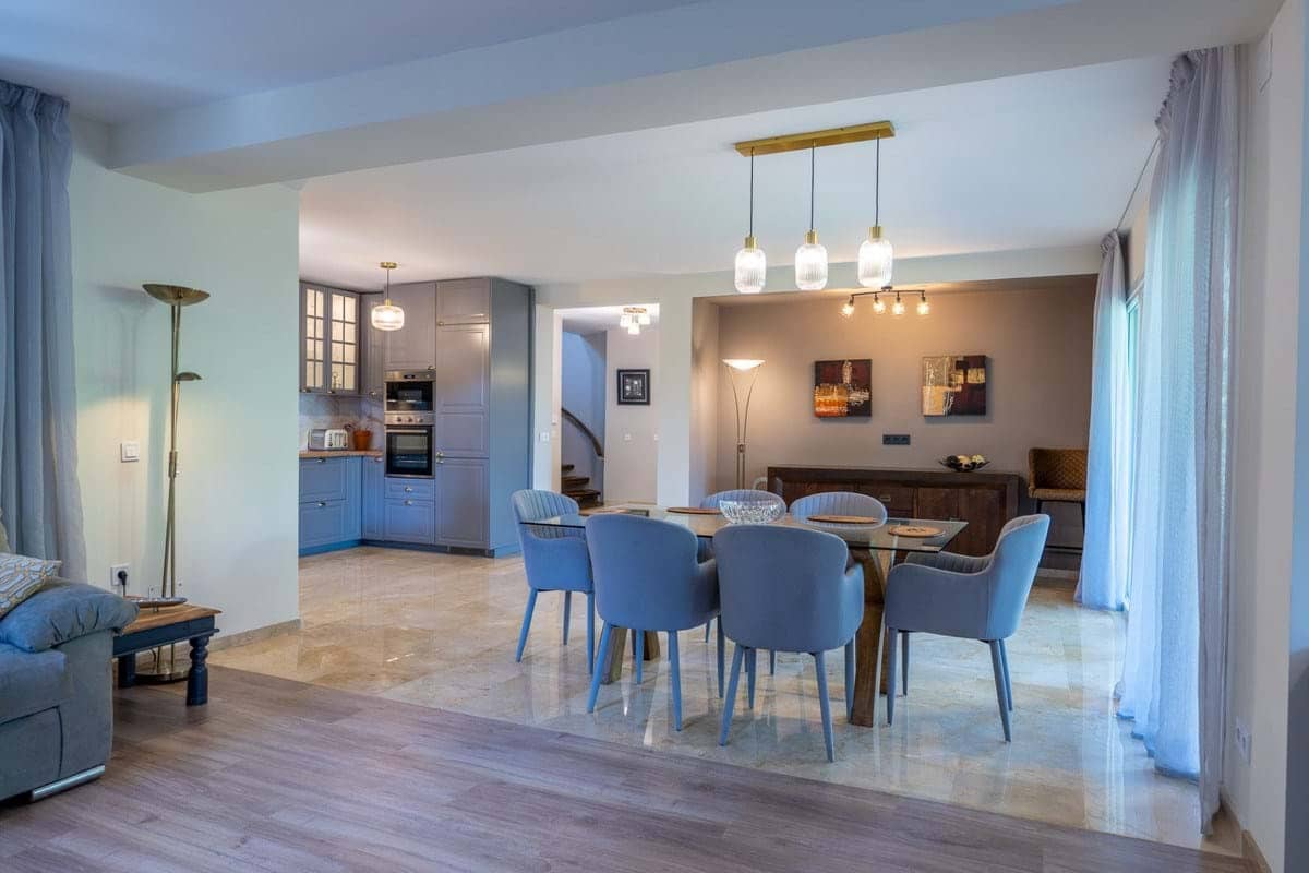 Chalet de 4 habitaciones en Marbella en venta con piscina garaje - 1.350.000 € (Ref: 9207497)