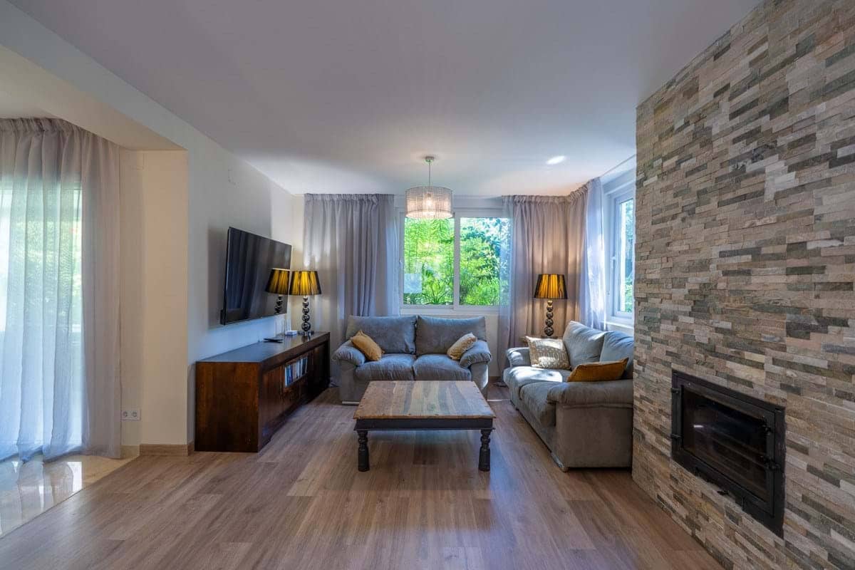 Chalet de 4 habitaciones en Marbella en venta con piscina garaje - 1.350.000 € (Ref: 9207497)