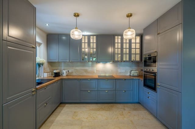 Chalet de 4 habitaciones en Marbella en venta con piscina garaje - 1.350.000 € (Ref: 9207497)