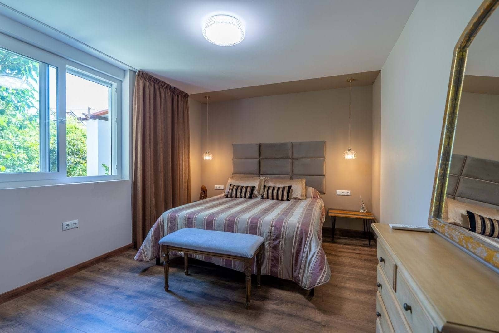 Chalet de 4 habitaciones en Marbella en venta con piscina garaje - 1.350.000 € (Ref: 9207497)