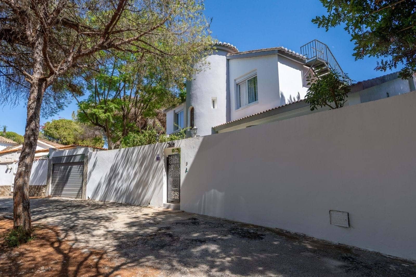 Chalet de 4 habitaciones en Marbella en venta con piscina garaje - 1.350.000 € (Ref: 9207497)