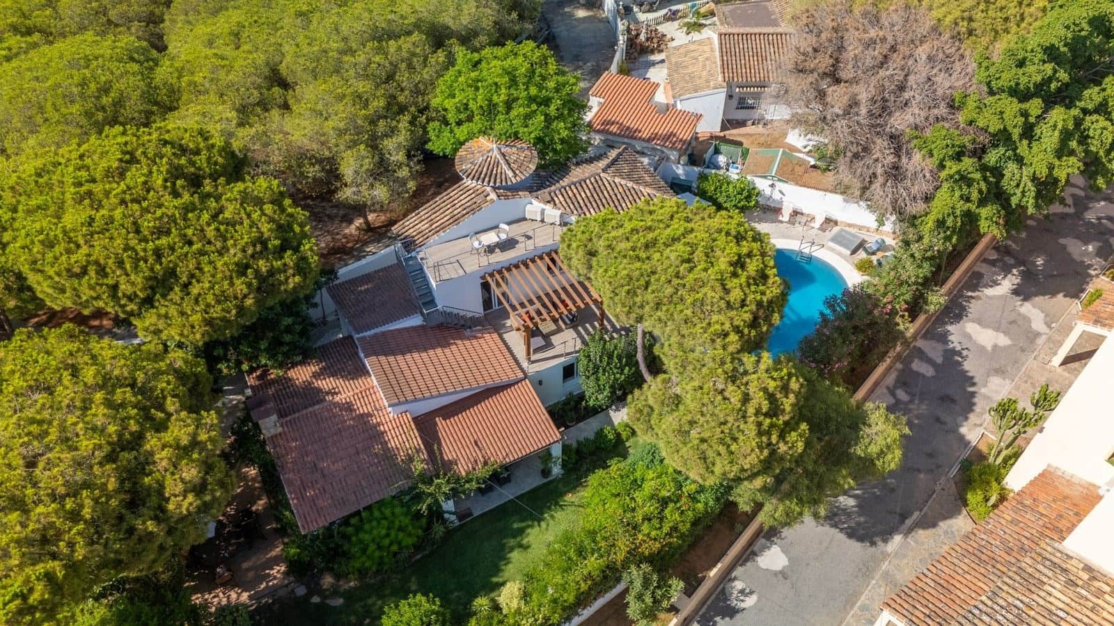 Chalet de 4 habitaciones en Marbella en venta con piscina garaje - 1.350.000 € (Ref: 9207497)