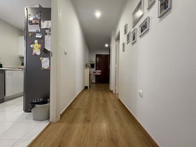 Apartamento de 2 habitaciones en Nueva Atalaya, Estepona en venta con piscina garaje - 300.000 € (Ref: 9207498)