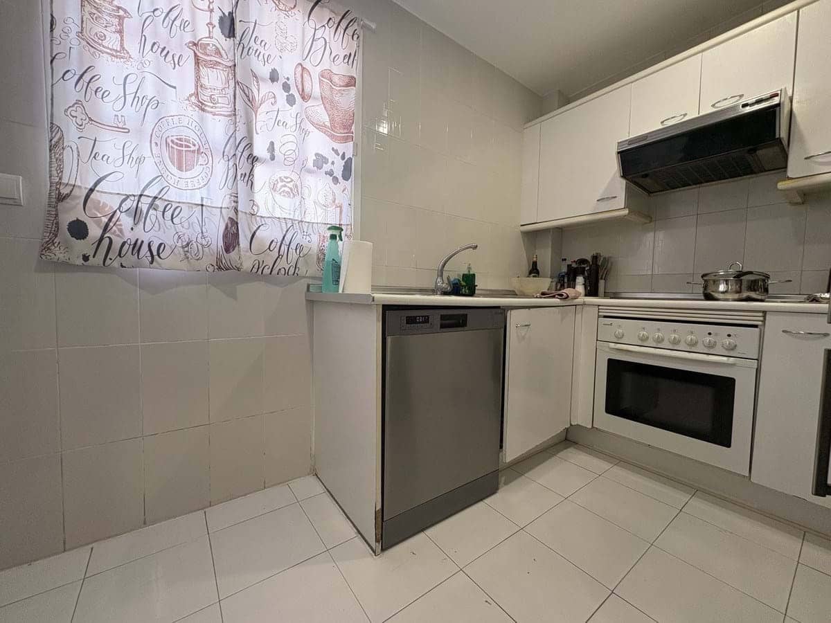 Apartamento de 2 habitaciones en New Golden Mile en venta con piscina garaje - 300.000 € (Ref: 9207498)