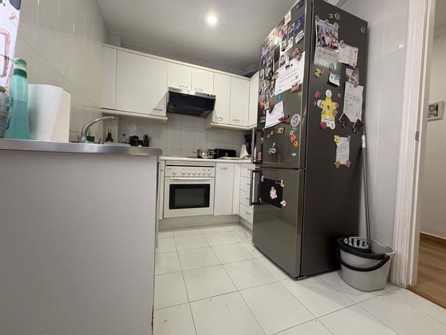 Apartamento de 2 habitaciones en Nueva Atalaya, Estepona en venta con piscina garaje - 300.000 € (Ref: 9207498)