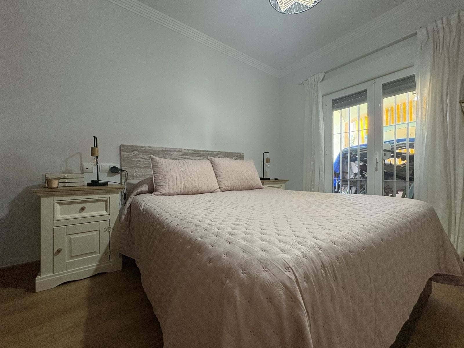 Apartamento de 2 habitaciones en New Golden Mile en venta con piscina garaje - 300.000 € (Ref: 9207498)