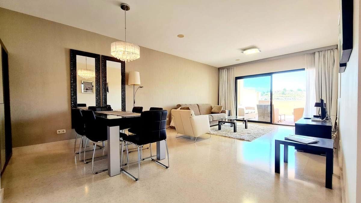 2 soverom Leilighet til salgs i Benahavis med svømmebasseng garasje - € 585 000 (Ref: 9207694)