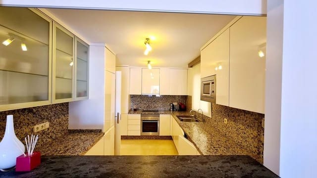 2 soverom Leilighet til salgs i Benahavís med svømmebasseng garasje - € 585 000 (Ref: 9207694)