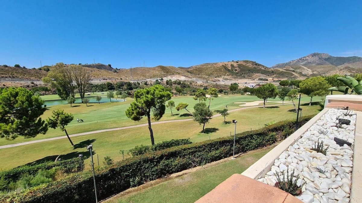 2 soverom Leilighet til salgs i Benahavis med svømmebasseng garasje - € 585 000 (Ref: 9207694)