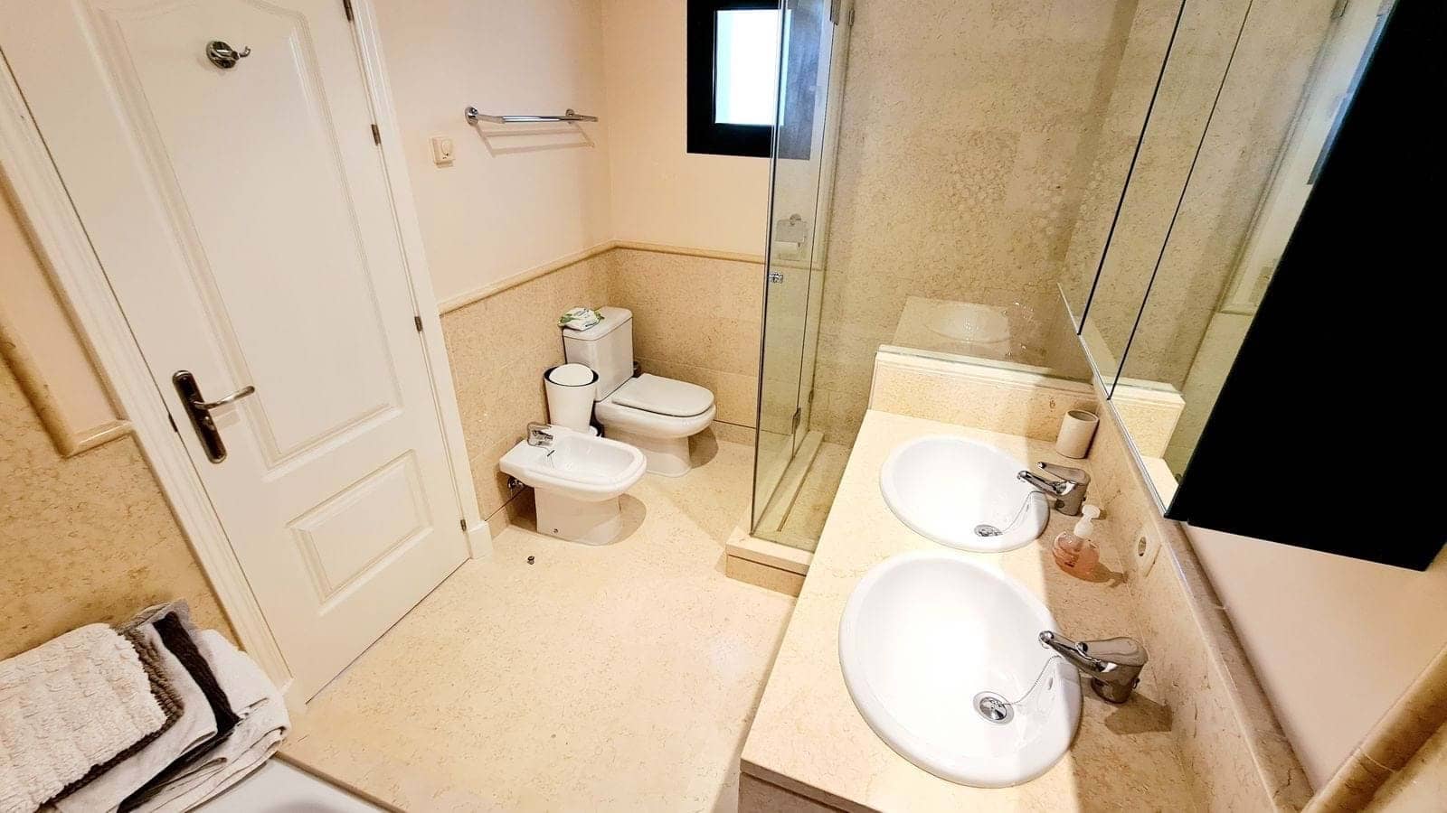 2 soverom Leilighet til salgs i Benahavis med svømmebasseng garasje - € 585 000 (Ref: 9207694)