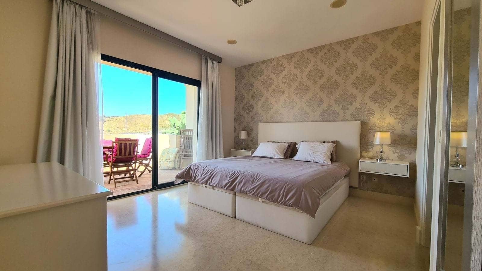 2 soverom Leilighet til salgs i Benahavis med svømmebasseng garasje - € 585 000 (Ref: 9207694)