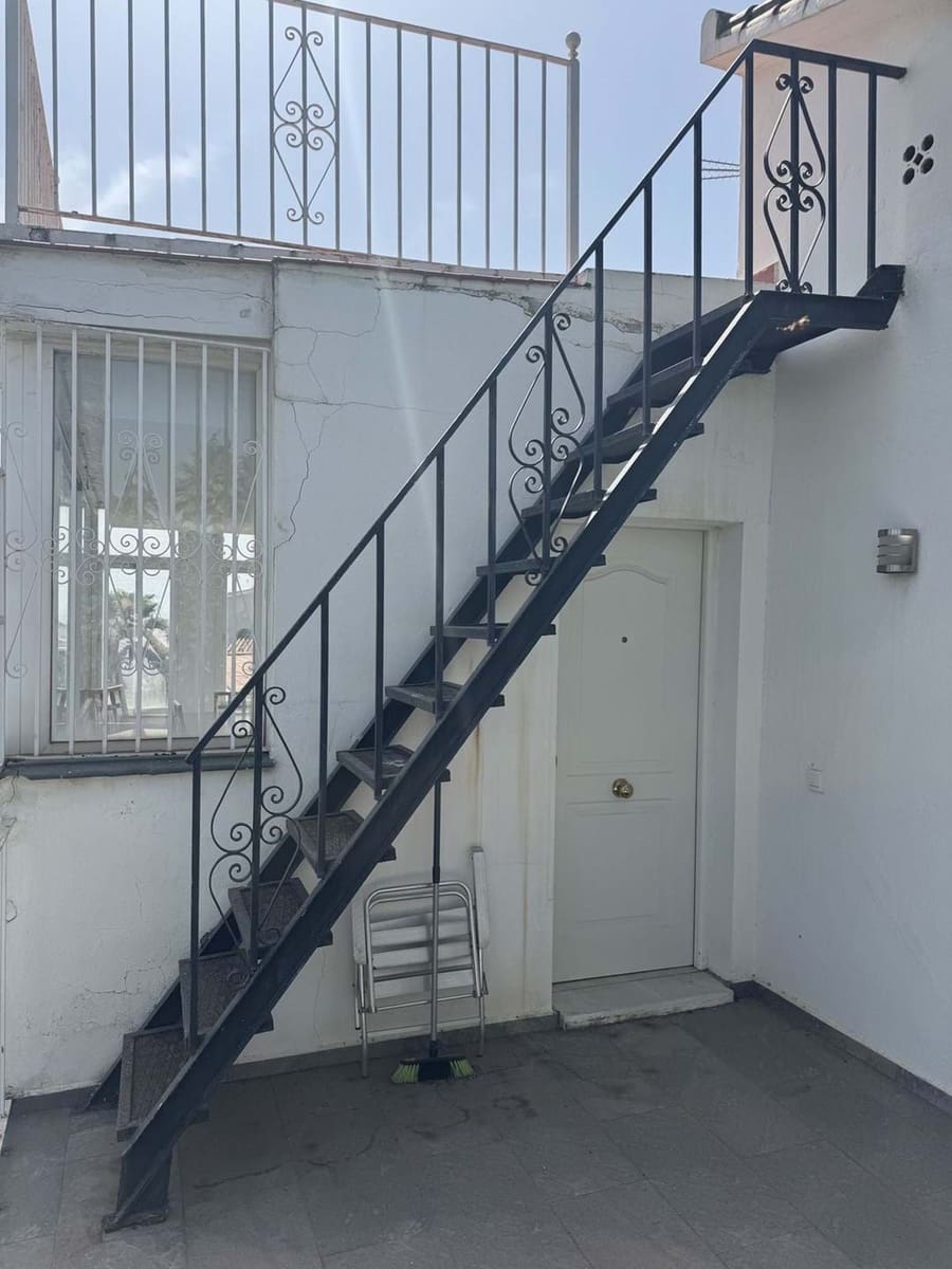 6 sypialnia Willa na sprzedaż w Marbella z basenem garażem - 1 495 000 € (Ref: 9207808)