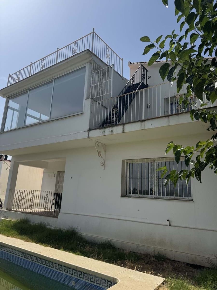 6 sypialnia Willa na sprzedaż w Marbella z basenem garażem - 1 495 000 € (Ref: 9207808)