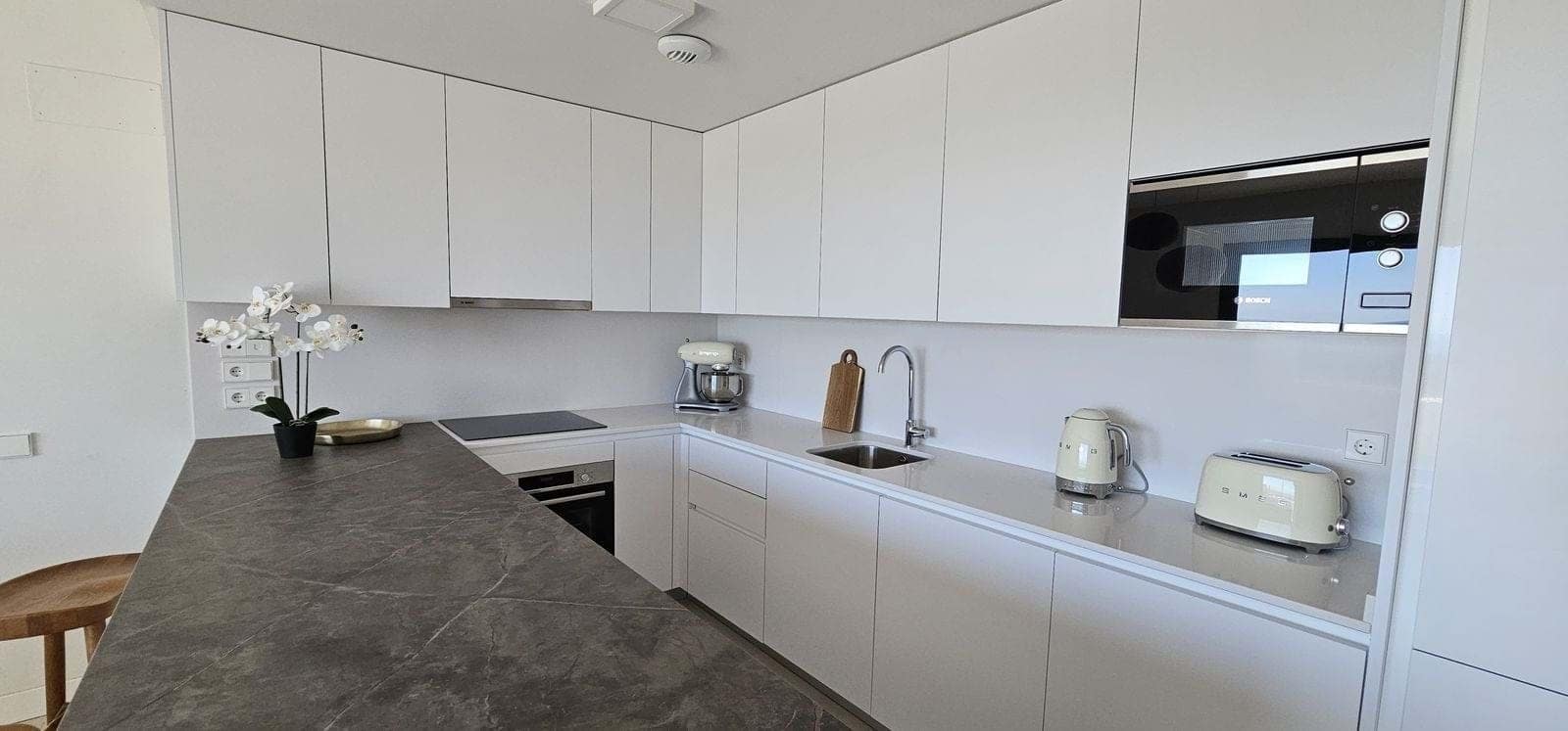 2 bedroom Apartment for sale in La Cala de Mijas with pool garage - € 545,000 (Ref: 9208010)