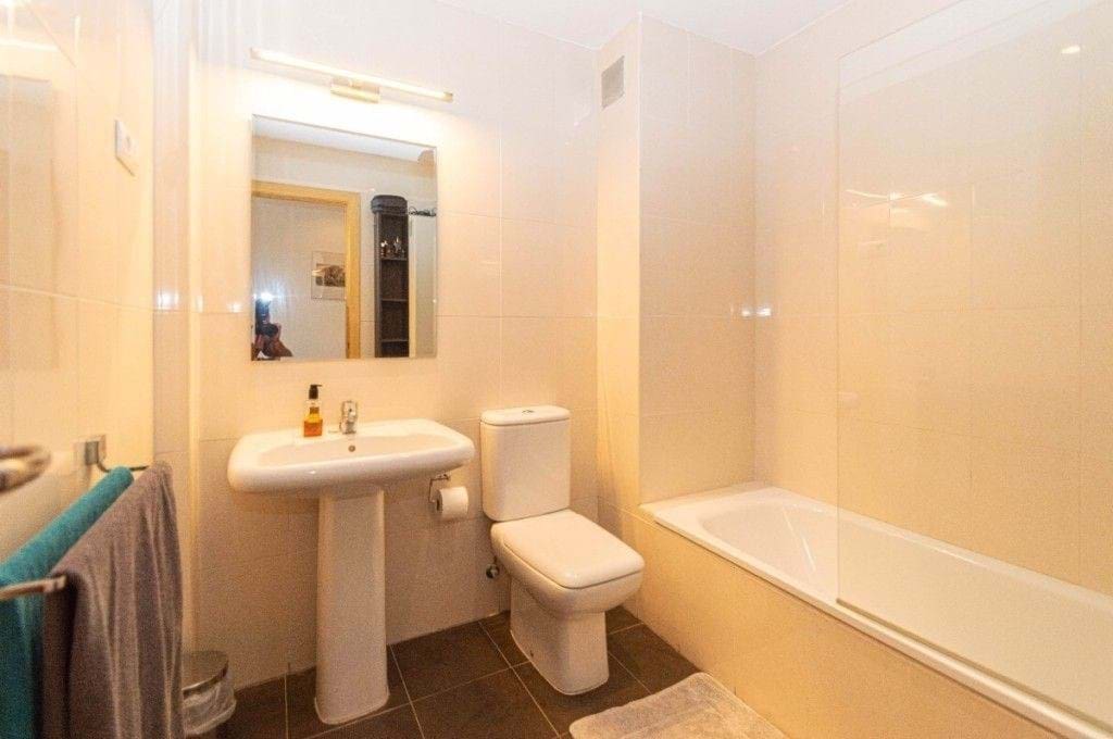 4 makuuhuone Huoneisto myytävänä paikassa Fuengirola mukana uima-altaan 
autotalli - 549 000 € (Ref: 9208062)