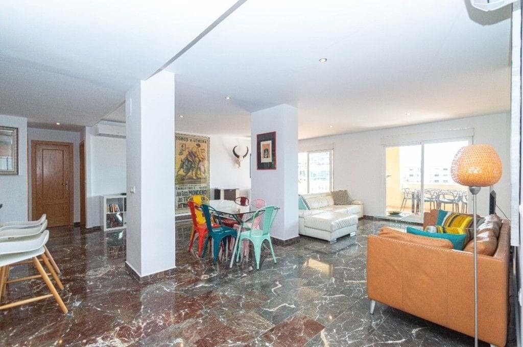 4 makuuhuone Huoneisto myytävänä paikassa Fuengirola mukana uima-altaan 
autotalli - 549 000 € (Ref: 9208062)