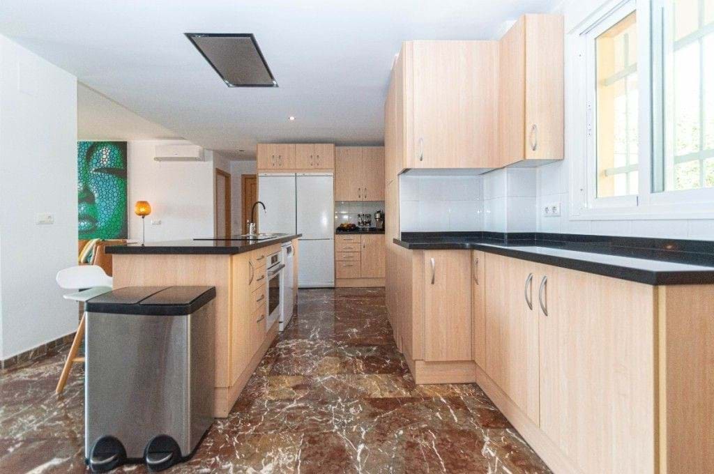 4 makuuhuone Huoneisto myytävänä paikassa Fuengirola mukana uima-altaan 
autotalli - 549 000 € (Ref: 9208062)