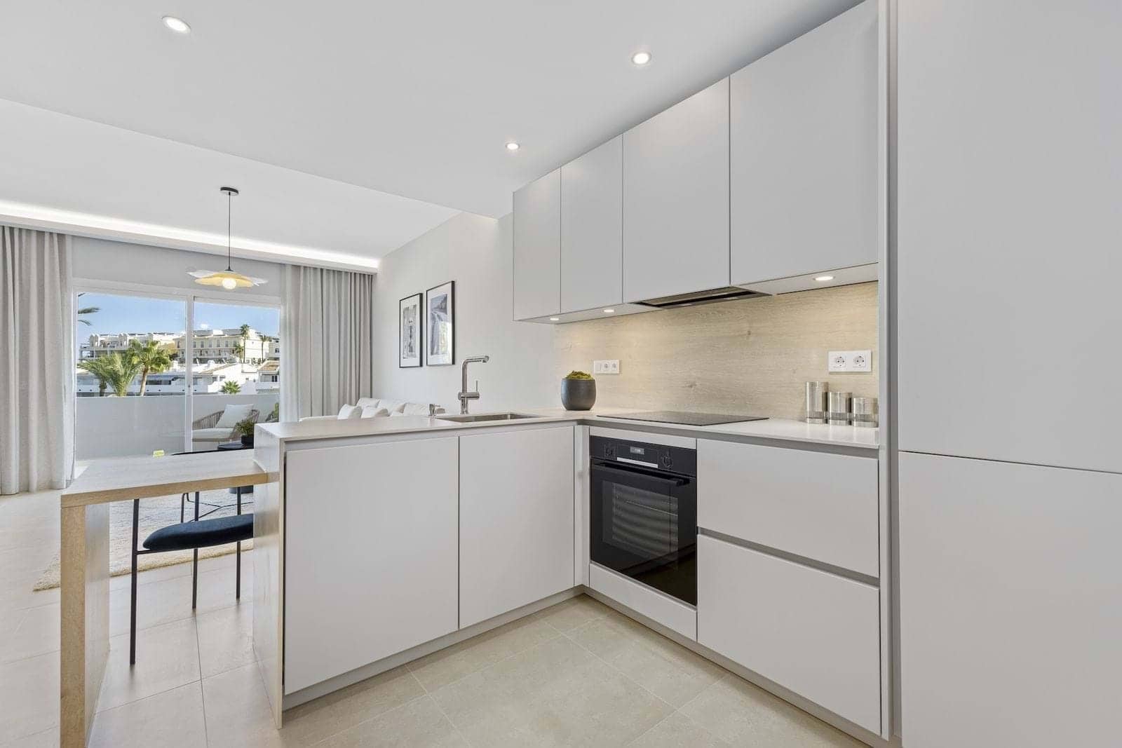 3 bedroom Apartment for sale in Marbella with pool garage - € 690,000 (Ref: 9208063)