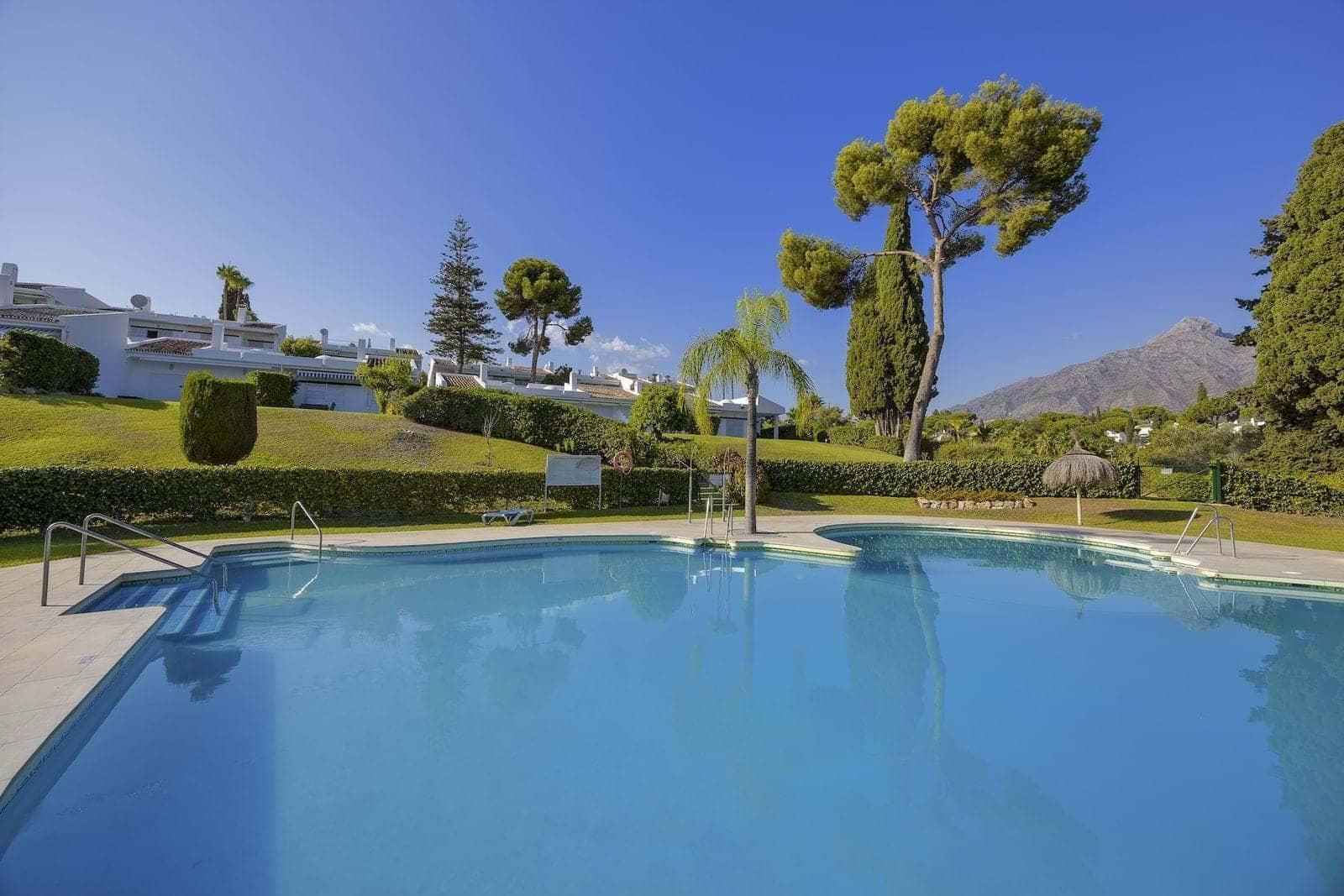 3 bedroom Apartment for sale in Marbella with pool garage - € 690,000 (Ref: 9208063)