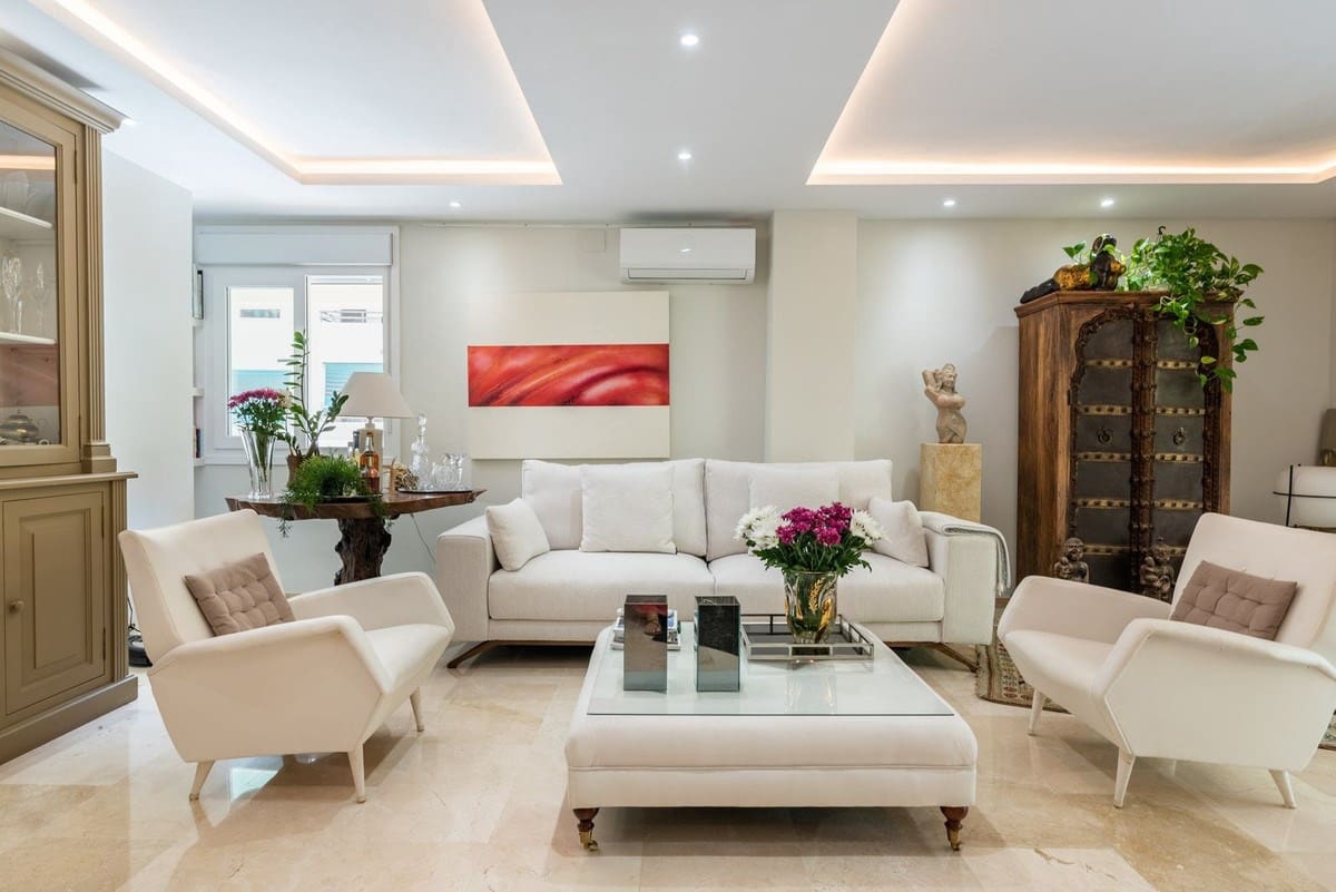 2 bedroom Apartment for sale in Marbella with pool garage - € 999,000 (Ref: 9208064)