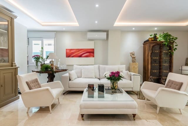 2 bedroom Apartment for sale in Marbella with pool garage - € 999,000 (Ref: 9208064)