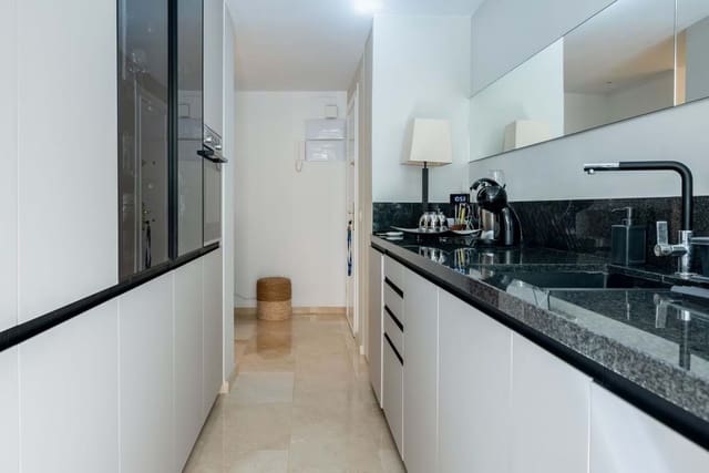 2 bedroom Apartment for sale in Marbella with pool garage - € 999,000 (Ref: 9208064)