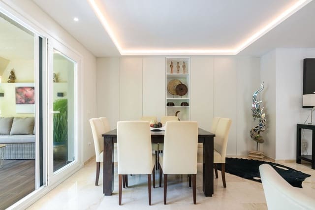 2 bedroom Apartment for sale in Marbella with pool garage - € 999,000 (Ref: 9208064)