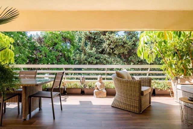 2 bedroom Apartment for sale in Marbella with pool garage - € 999,000 (Ref: 9208064)