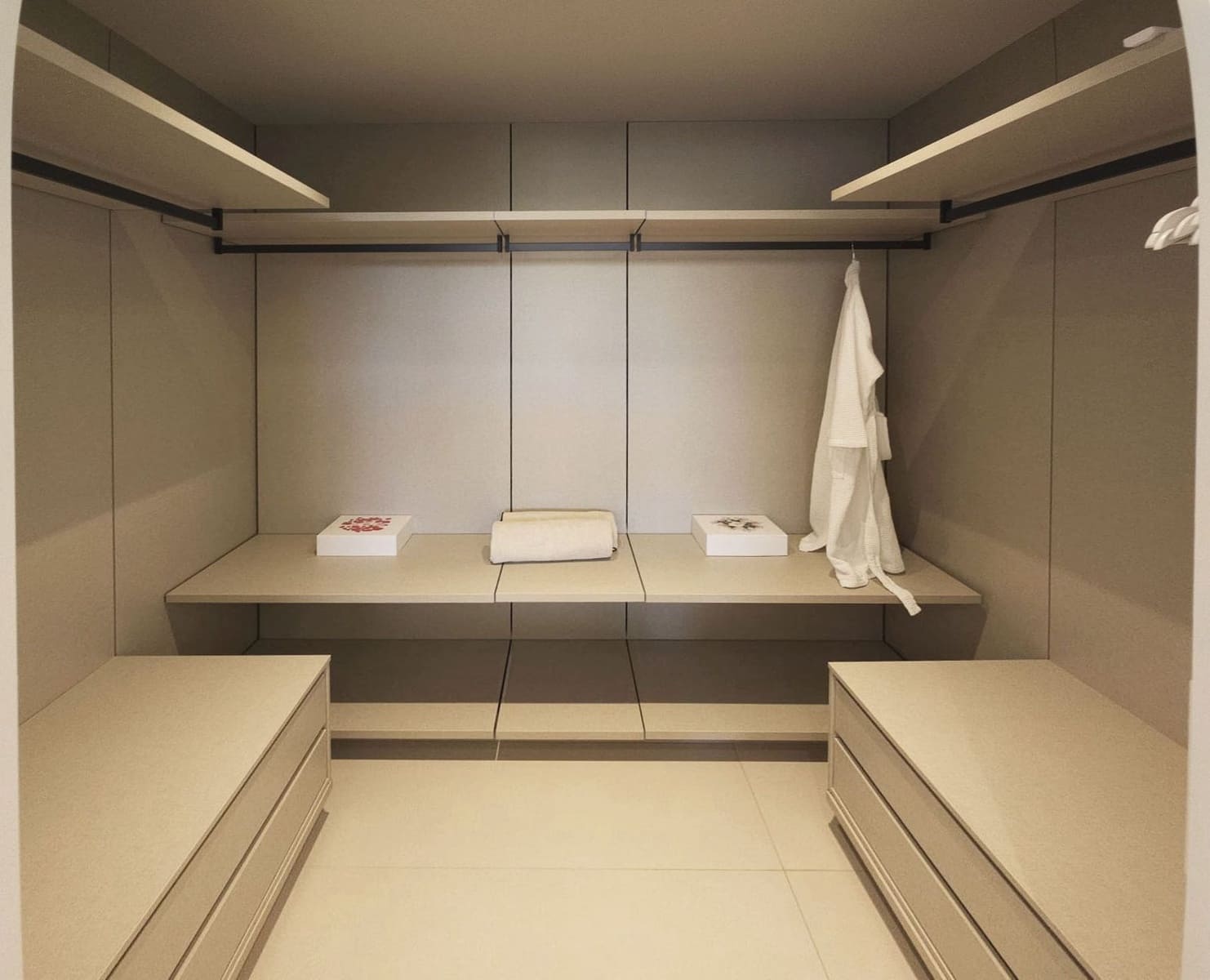 2 bedroom Apartment for sale in Marbella with pool garage - € 999,000 (Ref: 9208064)