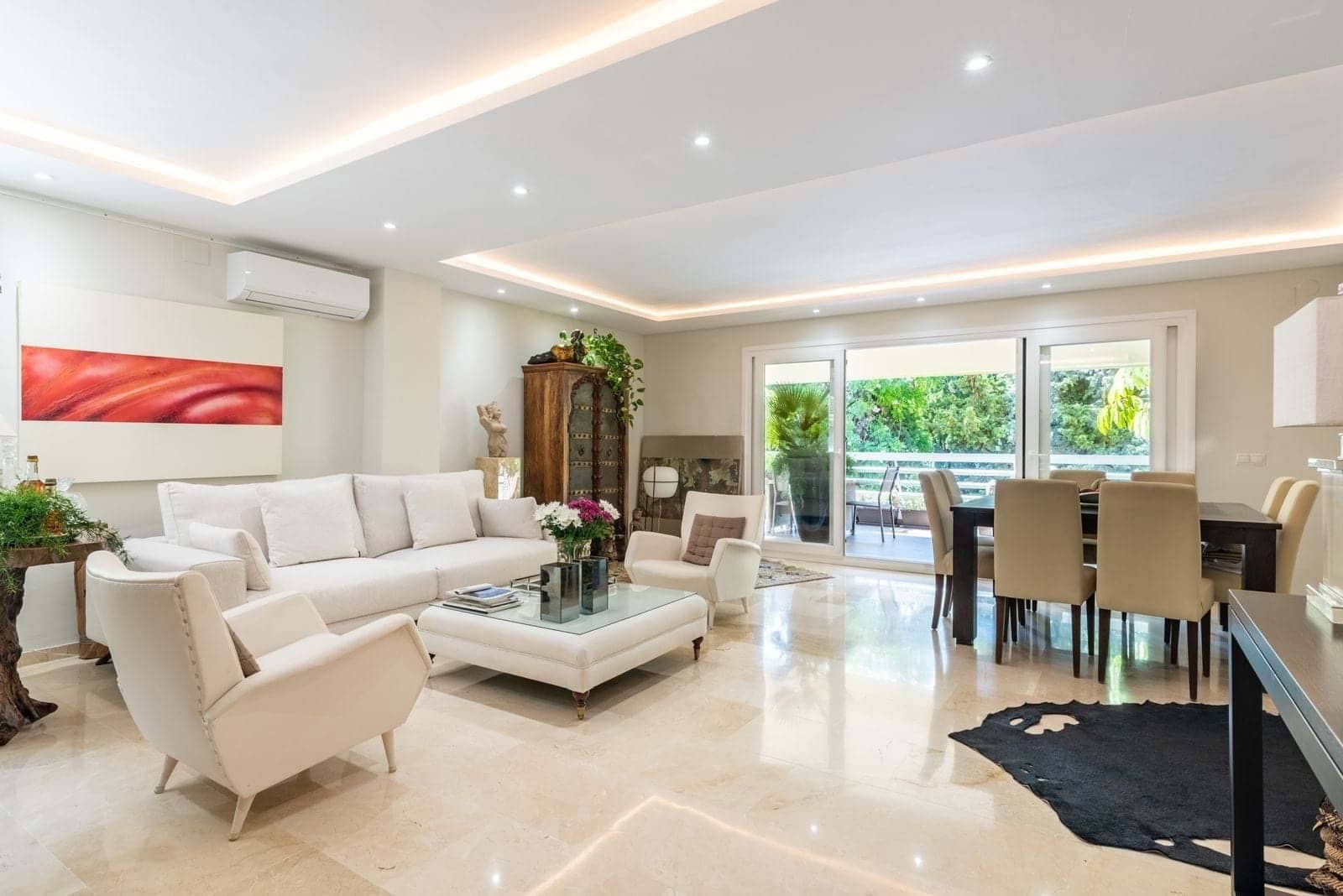 2 bedroom Apartment for sale in Marbella with pool garage - € 999,000 (Ref: 9208064)