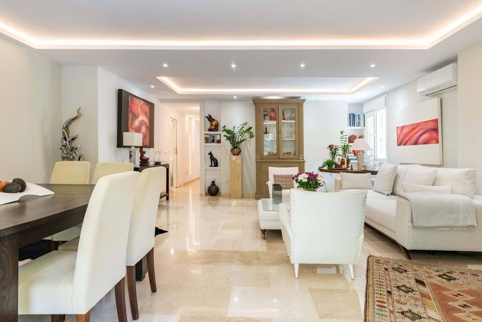 2 bedroom Apartment for sale in Marbella with pool garage - € 999,000 (Ref: 9208064)