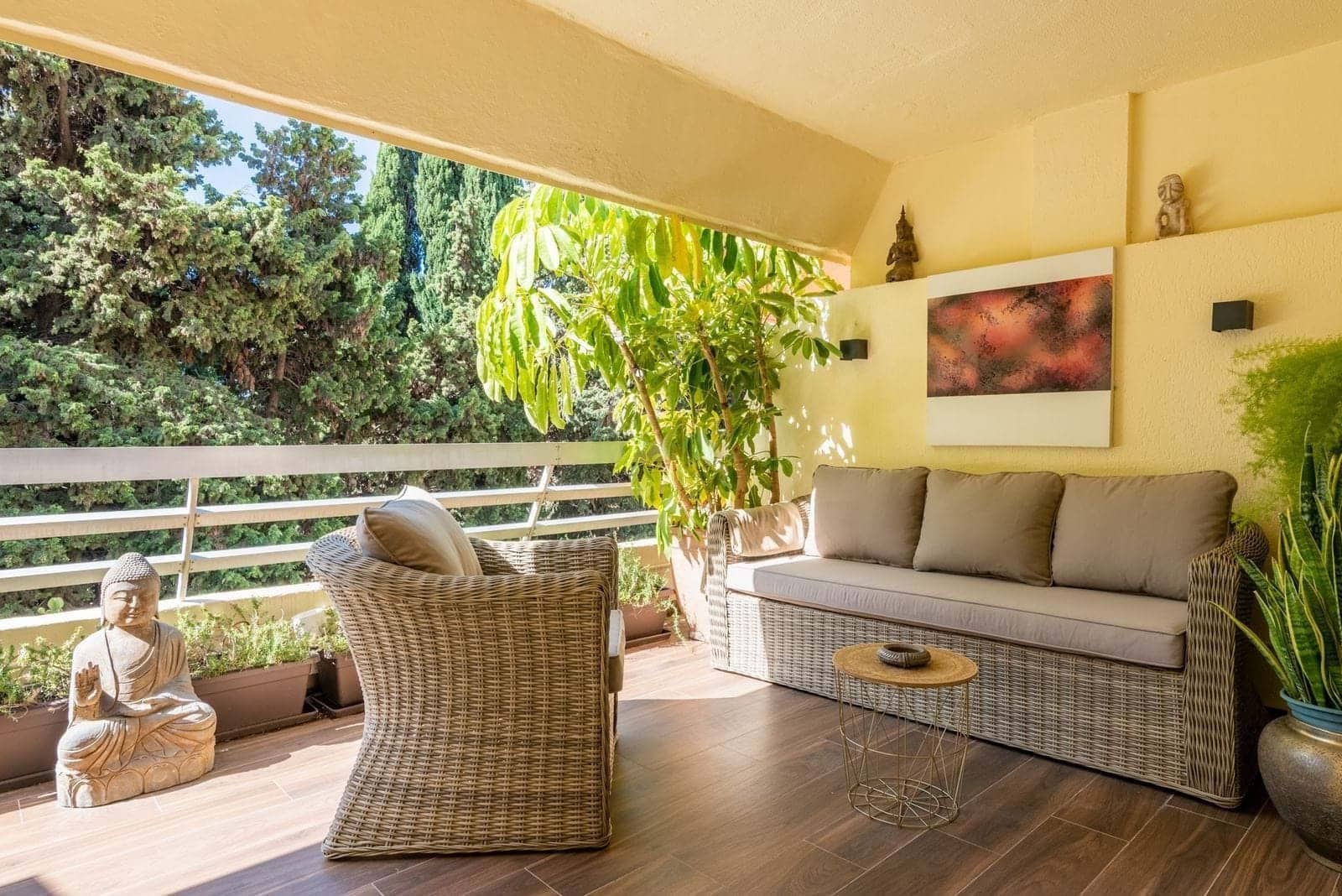 2 bedroom Apartment for sale in Marbella with pool garage - € 999,000 (Ref: 9208064)