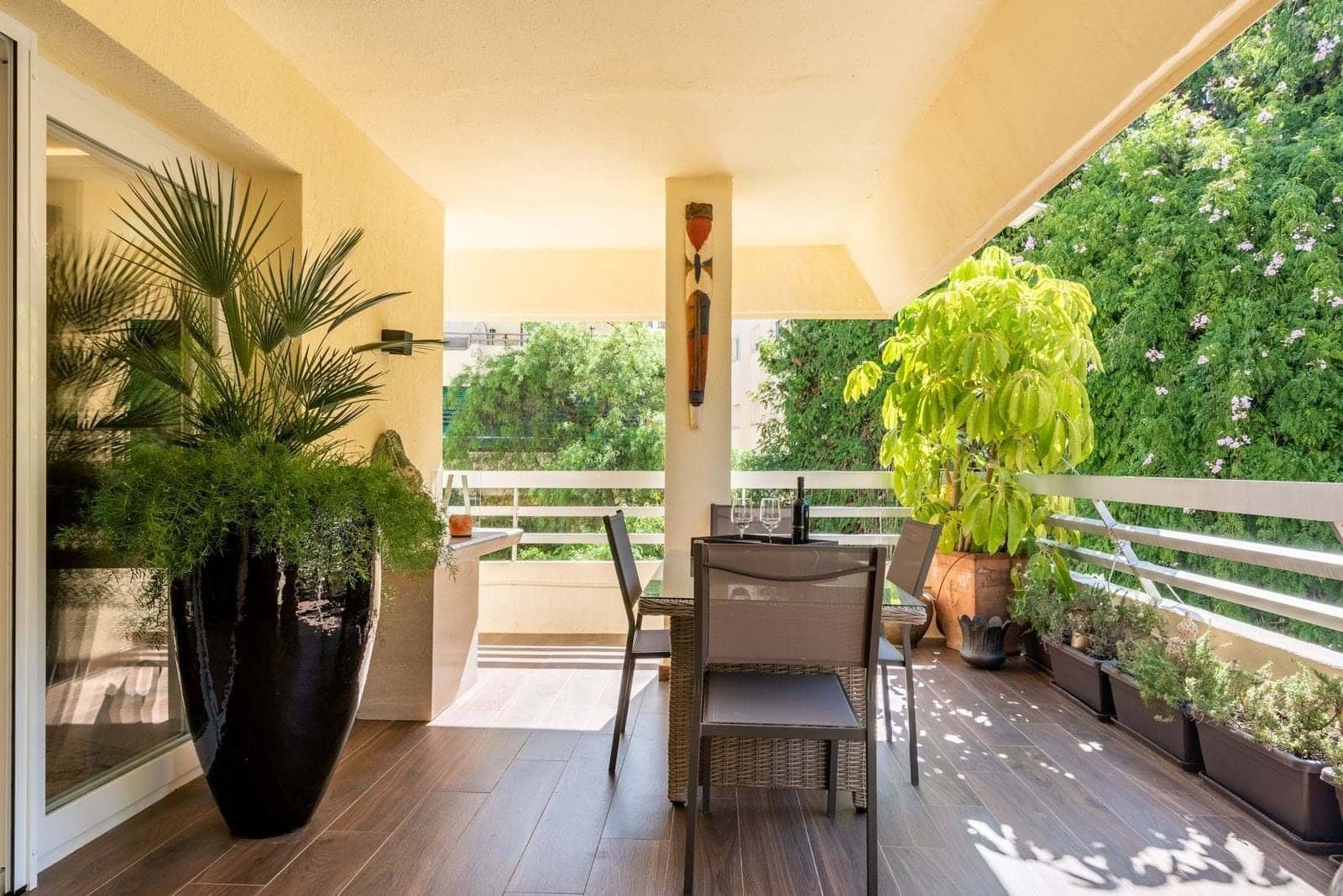 2 bedroom Apartment for sale in Marbella with pool garage - € 999,000 (Ref: 9208064)