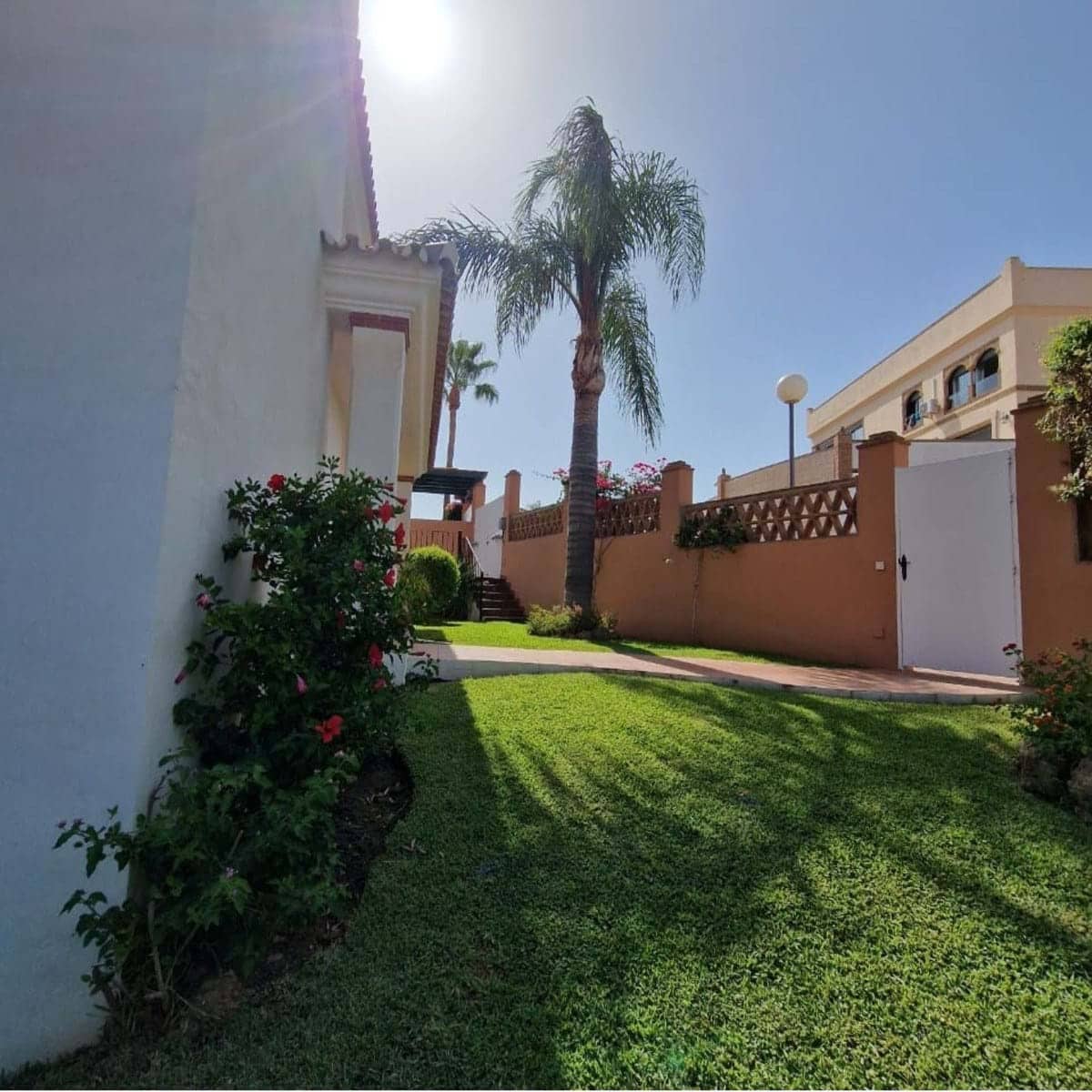 4 soveværelse Villa til salg i Fuengirola med swimmingpool garage - € 975.000 (Ref: 9208066)